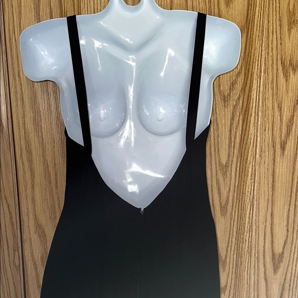 Hugo Buscati Elegant Black Gown size 6 - Picture 2 of 7